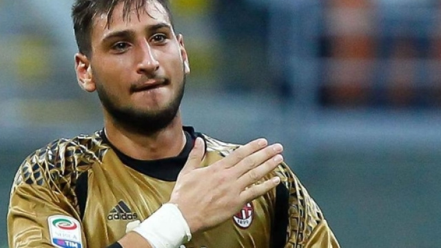 Gianluigi Donnarumma con la maglia del Milan.