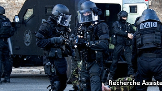 Le RAID, une unit&eacute; sp&eacute;ciale fran&ccedil;aise appel&eacute;e lors de cas de grand banditisme ou terrorisme.
