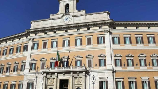 Riforma pensioni, ultime novit&agrave; 26 maggio 2017: due nuovi ddl costituzionali per tutele giovani