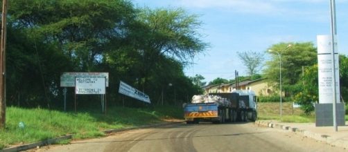 Botswana/ Zimbabwe border in Africa / Photo own work J Flowers