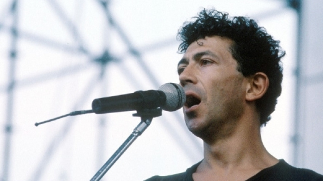 Edoardo Bennato da il via la tour "Pronti a salpare".