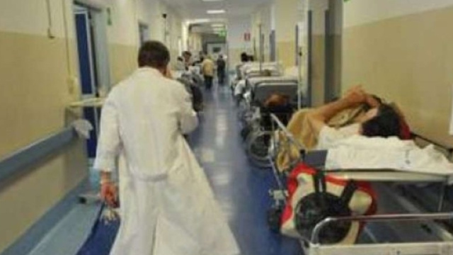 Otite curata con l'omeopatia, muore un bimbo di 7 anni.