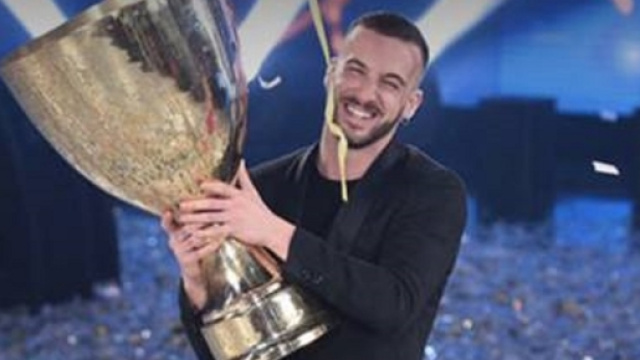 Thomas Muller vincitore di Amici 16