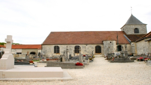 Le 24 ao&ucirc;t 2012, le cimeti&egrave;re et la tombe du g&eacute;n&eacute;ral de Gaulle &agrave; Colombey-les-Deux-Eglises