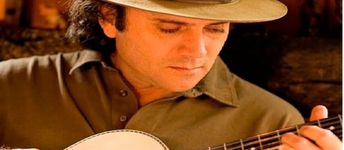 Cantor e violeiro Almir Sater sofre com a morte de sua m&atilde;e