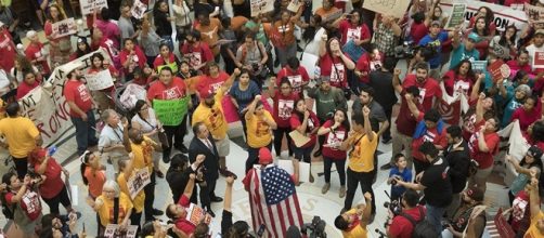 Republican lawmaker: I called immigration authorities on Capitol ... - texastribune.org