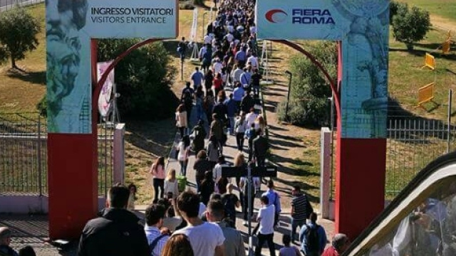 La fila per l'ingresso ai Padiglioni