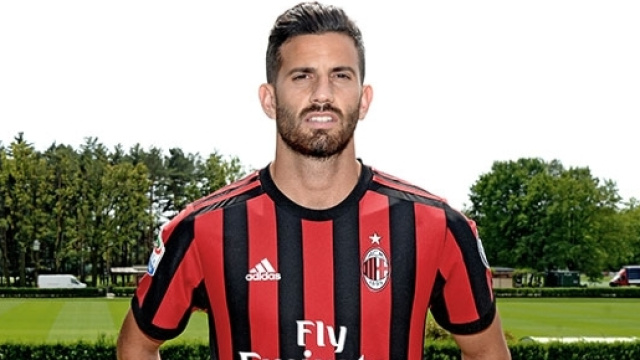Le prime foto di Musacchio con la maglia del Milan