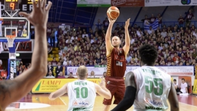 Serata di grazia per Peric (credit www.legabasket.it)