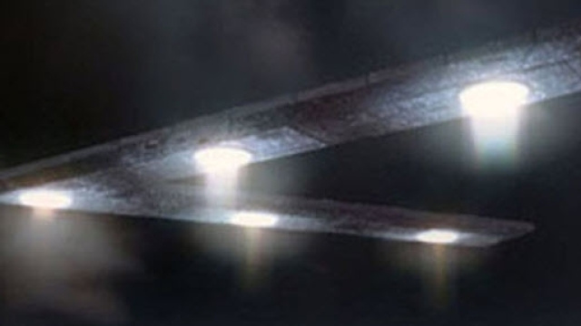 Ricostruzione dell'UFO triangolare