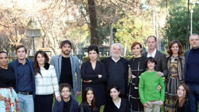 Tutto Pu&ograve; Succedere, il cast (Foto) | Televisionando - televisionando.it