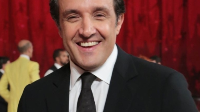 Flavio Insinna nel mirino di una stalker - cosmopolitan.it