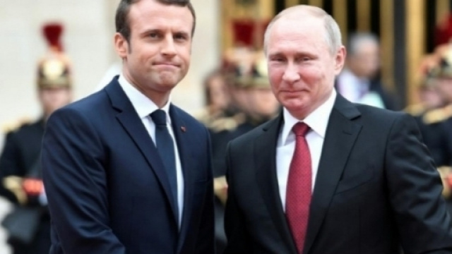 Macron-Poutine&nbsp;: Premier contact et d&eacute;j&agrave; des tensions