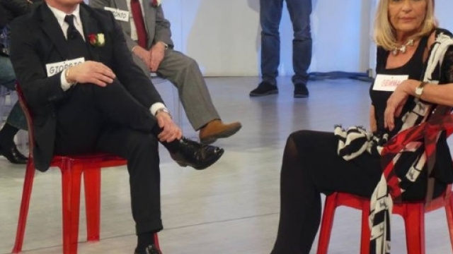 Uomini e Donne, puntata del 2 marzo [DIRETTA LIVE] | Televisionando - televisionando.it