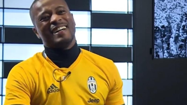 Evra imita Cuadrado e &ldquo;No good&rdquo; Mandzukic: risate su Jtv Evra ... - lastampa.it