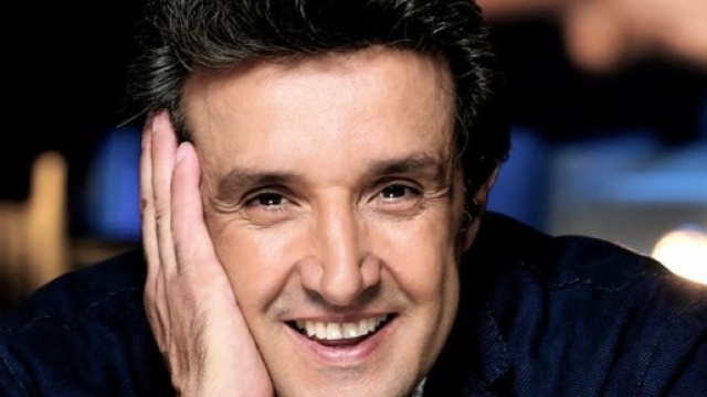 Flavio Insinna: "Sono gay? Mi sposo? E' roba della mia vita" - today.it