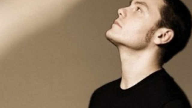 Tiziano Ferro vi aspetta su iTunes - optimaitalia.com