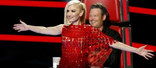 Blake Shelton And Gwen Stefani Get Flirty On The Set Of 'The Voice ... - inquisitr.com