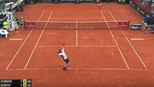 Andy Murray vittorioso contro Novak Djokovic