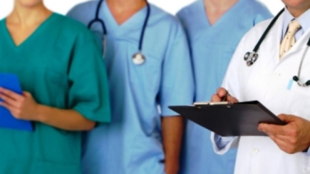 Indetto un maxi concorso per 25 infermieri a Savona