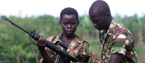 Governo de Serra Leoa ajudou empreiteiras a contratarem crian&ccedil;as para opera&ccedil;&otilde;es militares no Iraque