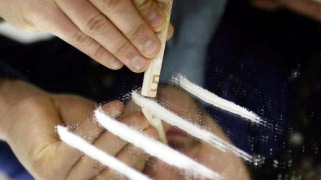 Droga in parlamento, un giornalista rileva cocaina nei bagni dei deputati