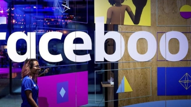 Facebook corre ai ripari contro i post violenti