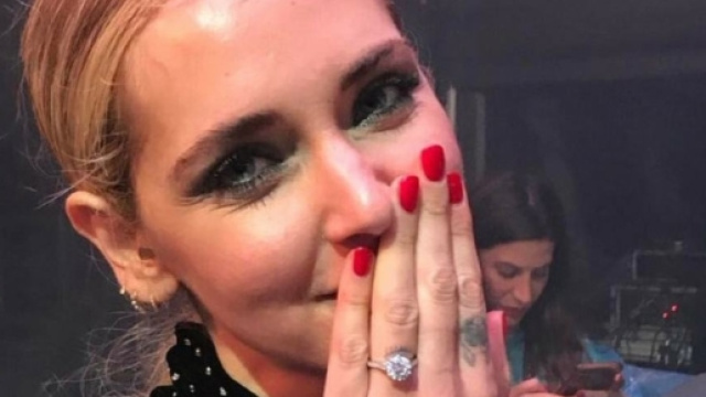 Fedez e Chiara presto sposi: ecco la foto dell'anello