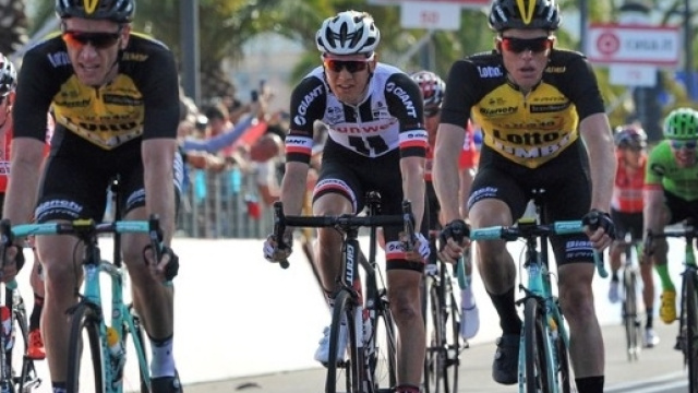 Steven Kruijswijk all'arrivo in ritardo