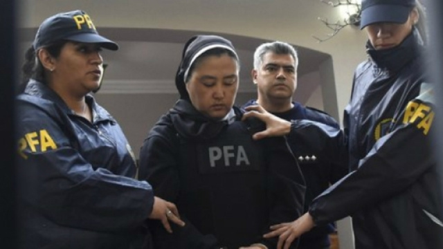 Suora arrestata con l'accusa di pedofilia