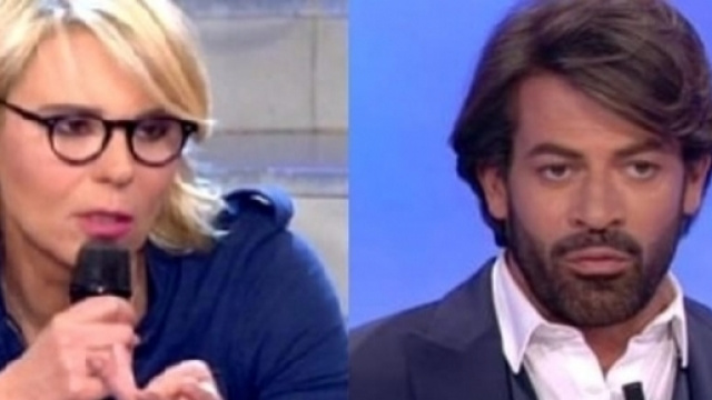 Uomini e donne", Maria De Filippi contro Gianni Sperti