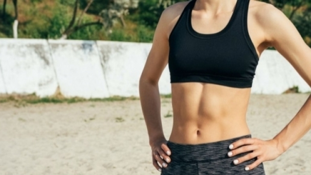 Ventre plat : conseils simples pour maigrir du ventre - Marie Claire - marieclaire.fr