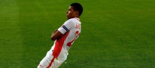 Kylian Mbapp&eacute;, celebrando un gol con el M&oacute;naco esta temporada