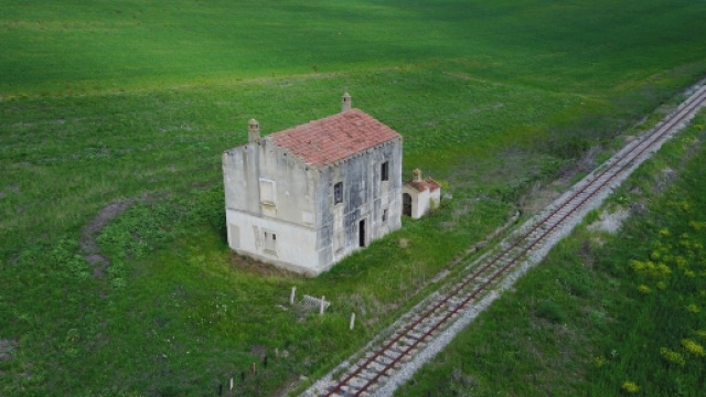 Beni in concessione dal Demanio per la riqualificazione turistica: ex casa cantoniera sulla via Appia - Basilicata, Irsina (Matera)