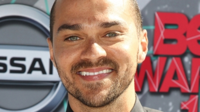 Le beau gosse de Greys' anatomy divorce !