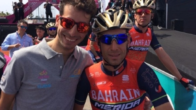 Vincenzo Nibali alla partenza con Fabio Aru