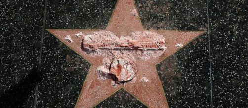 Hundreds of Residents of Trump Place in NYC Sign "Dump the Trump ... - democracynow.org