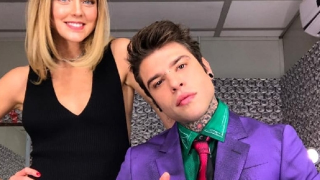 Fedez e Chiara Ferragni, il selfie nel backstage di X Factor - today.it