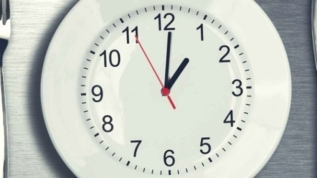 Il digiuno intermittente e la dieta ipocalorica hanno la stessa azione dimagrante,