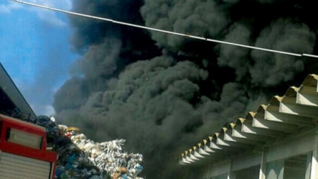 Nube tossica Pomezia, continua la preoccupazione degli abitanti