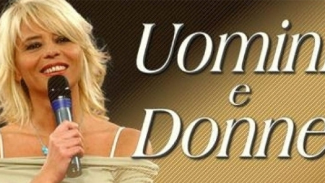 Trono over accantonato per un p&ograve;