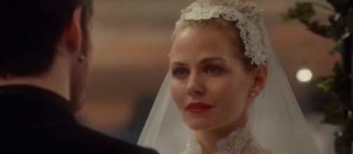 Hook and Emma-Image by Lauren Once Upon a Time/YouTube