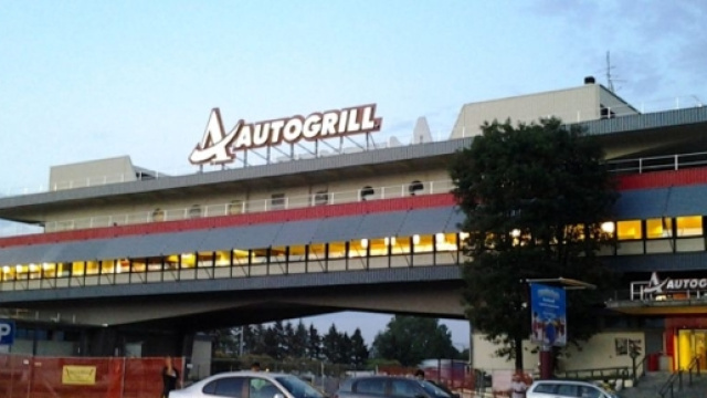 Cosenza, rissa all'autogrill sull'A2: alcuni feriti