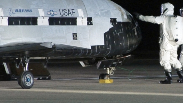 Boeing X-37B Space Plane (Ph: thelivingmoon.com)