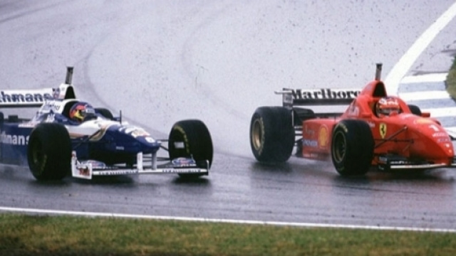 Catalogna 1996, Michael Schumacher sorpassa Jacques Villeneuve: per il tedesco arriva la prima vittoria in Ferrari
