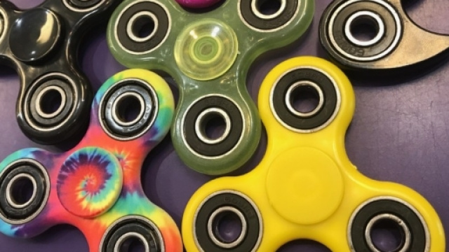 Fidget Spinner la nuova mania che ha invaso la rete