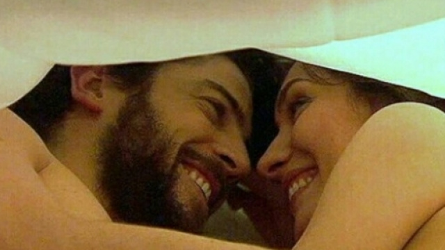 Hernando e Camila fanno l'amore per la prima volta