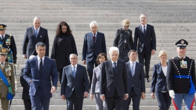 2 Giugno, Mattarella: "Costituzione fondamento democrazia italiana ... - repubblica.it