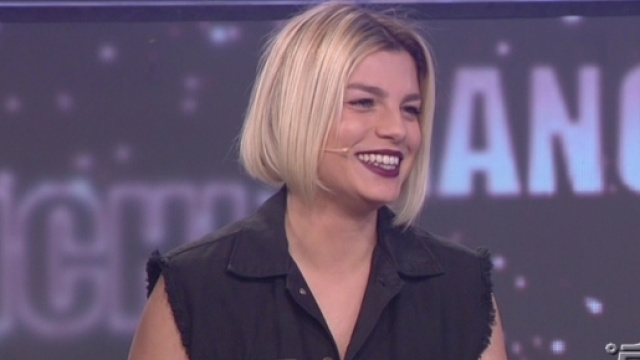 Gossip: Emma Marrone si dichiara sui social network.
