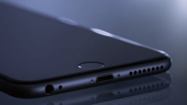 iPhone 8 avr&agrave; lo schermo curvo?